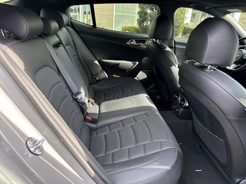 Used 2022 Kia Stinger GT2 image 18