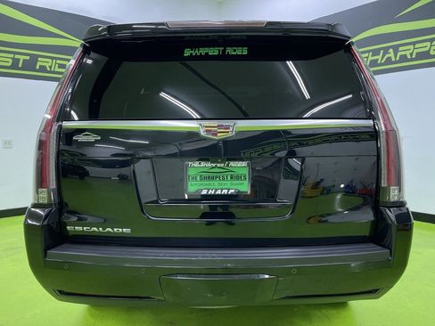 Used 2017 Cadillac Escalade Luxury image 8