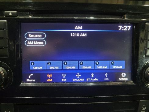 Used 2018 Nissan Rogue SV image 25