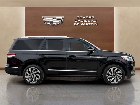 Used 2024 Lincoln Navigator Reserve image 5