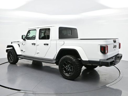 Used 2025 Jeep Gladiator Sport AWD/4WD image 5