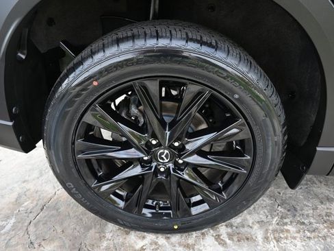 Used 2023 MAZDA CX-5 Carbon Edition image 12