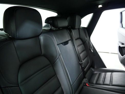 Used 2026 Porsche Macan AWD/4WD image 24