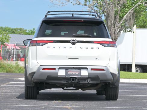 Used 2023 Nissan Pathfinder SL w/ SL Premium Package FWD image 33