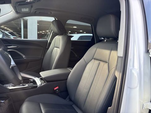 Used 2025 Audi Q5 Premium w/ Convenience Package image 13