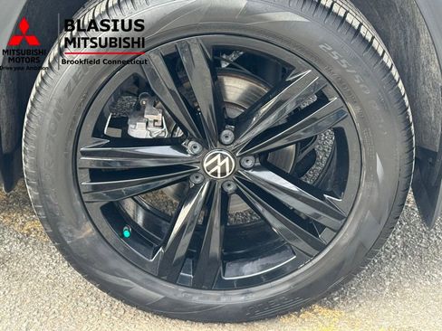 Used 2023 Volkswagen Atlas SEL R-Line AWD/4WD image 20
