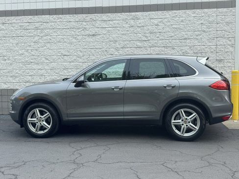 Used 2014 Porsche Cayenne Platinum Edition w/ Walnut Interior Package AWD/4WD image 12