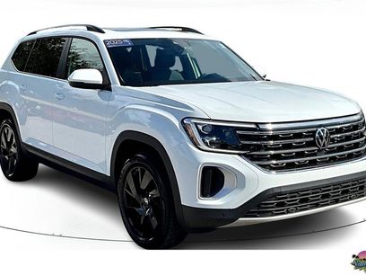 Used 2025 Volkswagen Atlas SE w/ Panoramic Sunroof Package