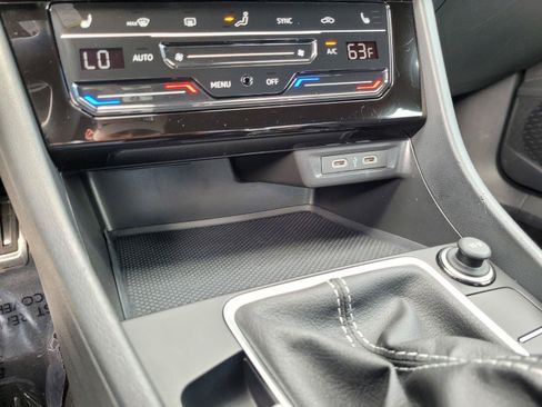 Certified 2025 Volkswagen Jetta Sport FWD image 25