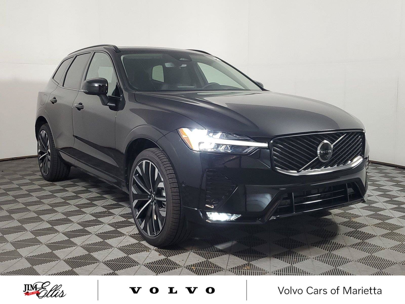 Used 2027 Volvo XC60 B5 Ultra AWD/4WD image 1