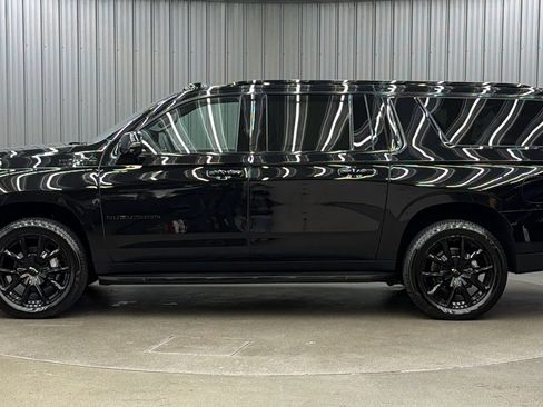 Used 2026 Chevrolet Suburban High Country w/ Sun And Tow Package AWD/4WD image 2