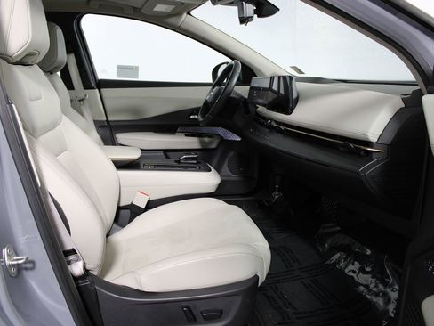 Used 2024 Nissan Ariya FWD image 11
