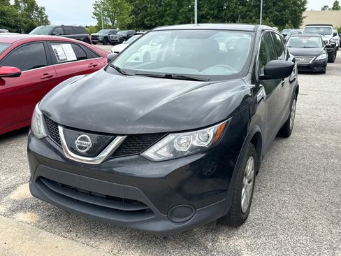Used 2019 Nissan Rogue Sport S FWD image 3