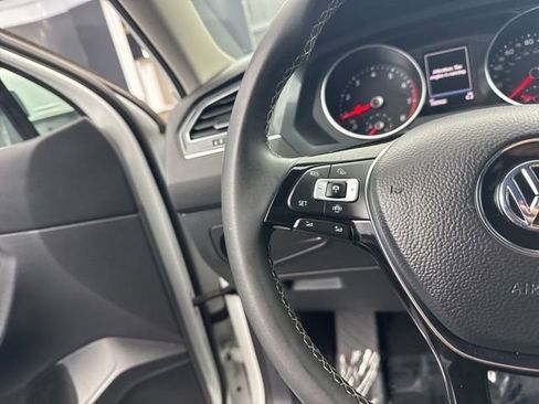 Used 2021 Volkswagen Tiguan SEL image 28