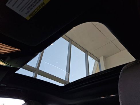 Certified 2025 BMW 330i xDrive Sedan w/ Convenience Package image 14