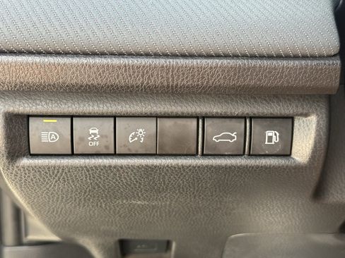 Used 2025 Toyota Camry SE image 25