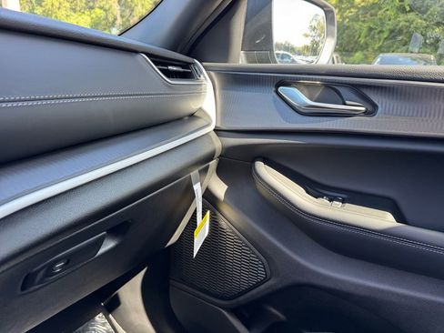 New 2025 Jeep Grand Cherokee L Laredo w/ Luxury Tech Group I image 29