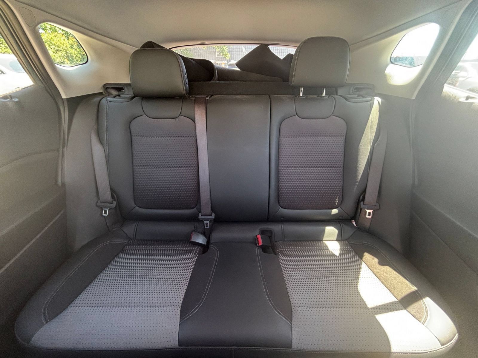 Used 2025 Chevrolet Trax LT FWD image 34
