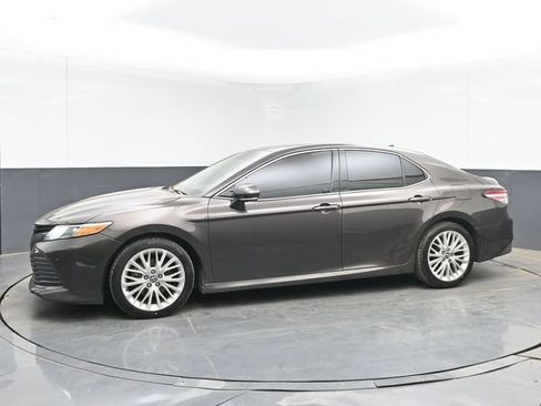 Used 2018 Toyota Camry XLE w/ Audio Package FWD image 6