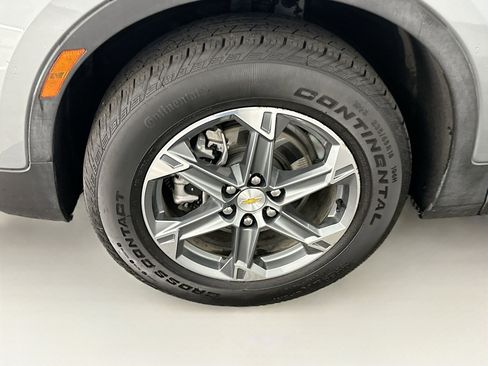 Used 2025 Chevrolet Blazer LT image 11