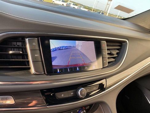 Used 2024 Buick Enclave Premium image 21