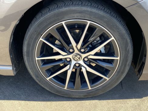 Used 2021 Toyota Camry SE w/ Carpet Mat Package (TMS) image 10