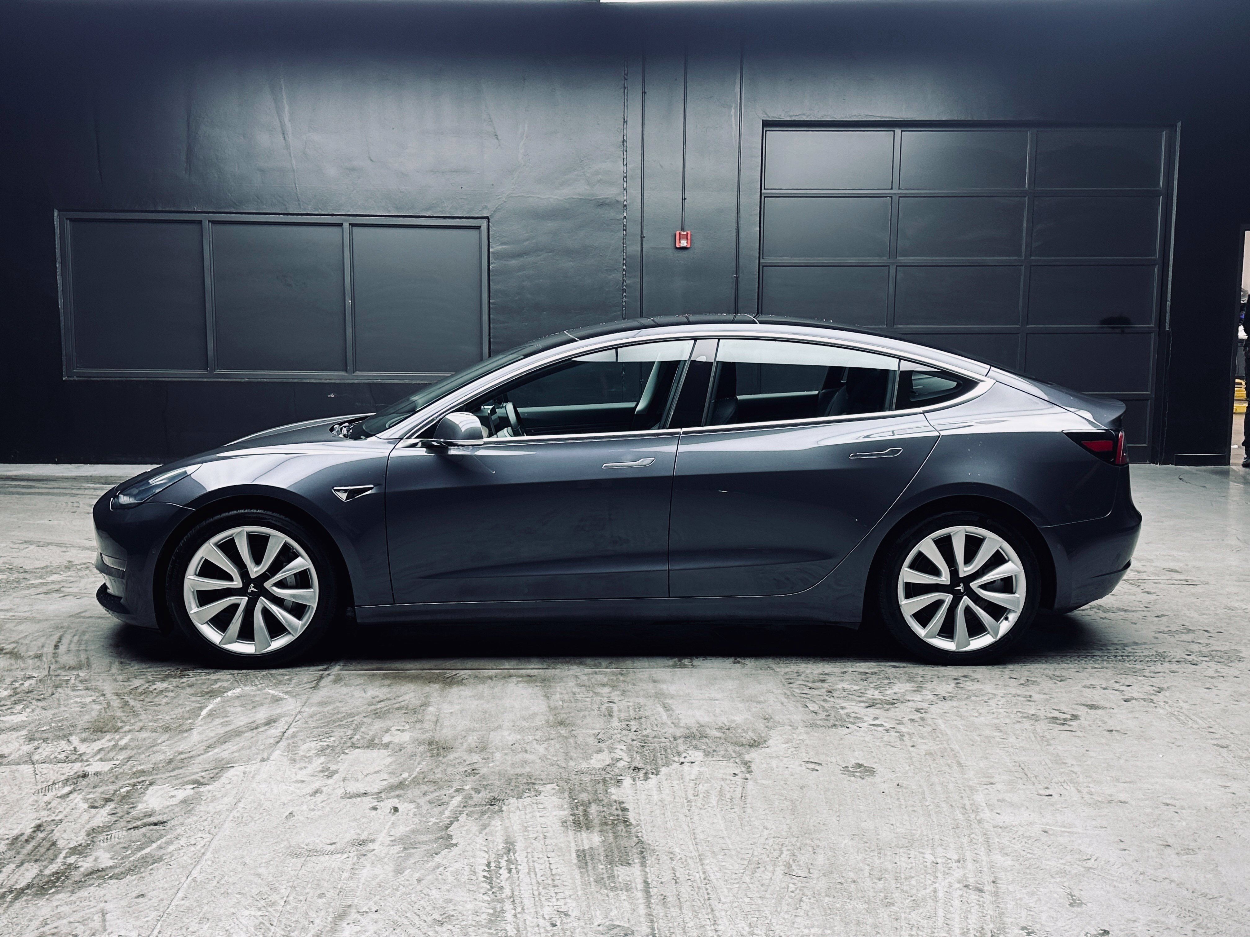 Used 2018 Tesla Model 3 Long Range AWD/4WD image 4