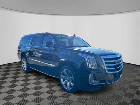 Used 2017 Cadillac Escalade ESV Luxury image 3