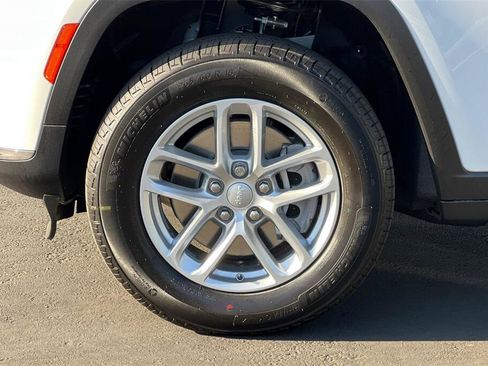 New 2025 Jeep Grand Cherokee L Laredo w/ Luxury Tech Group I image 26