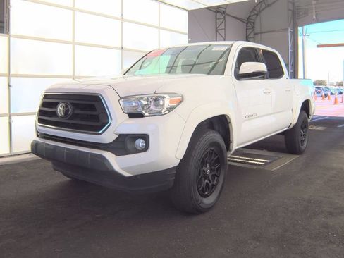 Used 2022 Toyota Tacoma SR5 RWD image 1