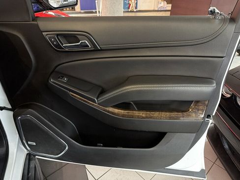 Used 2020 Chevrolet Suburban LT image 31