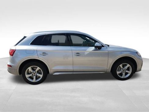 Used 2023 Audi Q5 2.0T Premium w/ Convenience Package image 11