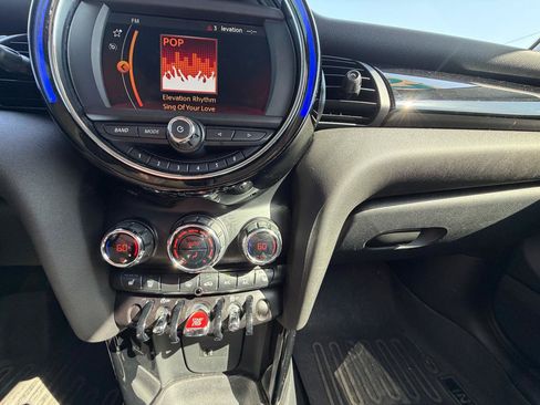 Used 2020 MINI Cooper 2-Door Hardtop FWD image 20