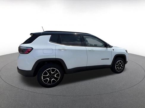 Used 2025 Jeep Compass Trailhawk AWD/4WD image 15