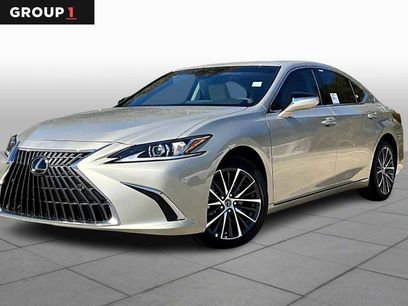 New 2025 Lexus ES 350 w/ Premium Package