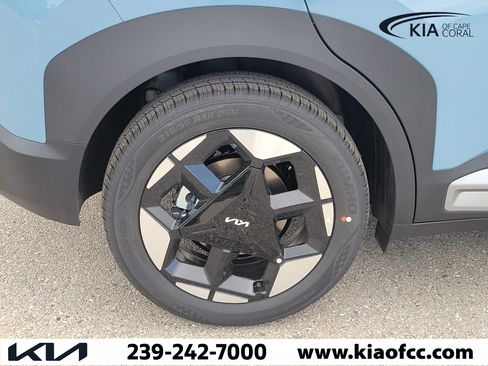 New 2027 Kia Seltos S FWD image 9
