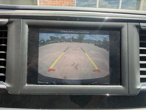 Used 2020 Chrysler Pacifica Touring-L FWD image 29