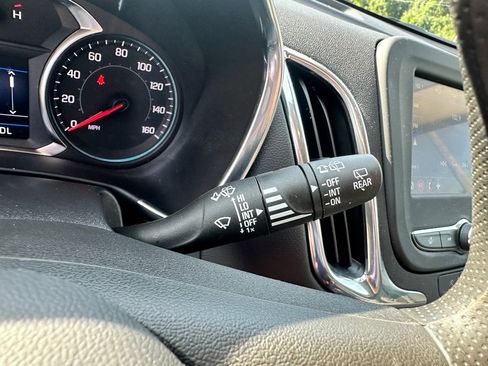 Used 2023 Chevrolet Equinox LT FWD image 10