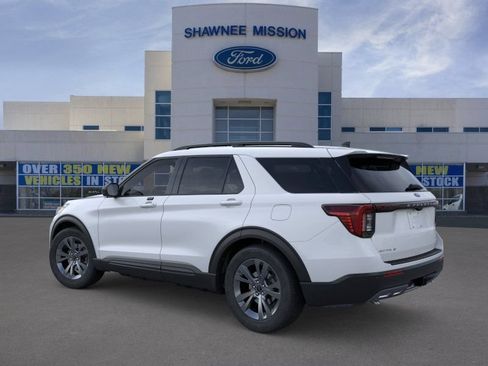 New 2026 Ford Explorer Active w/ Active Comfort Package AWD/4WD image 4