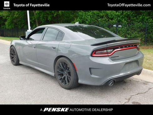 Used 2019 Dodge Charger Scat Pack w/ Dynamics Package RWD image 3