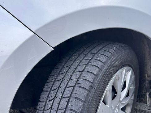 Used 2019 Toyota Corolla LE image 9