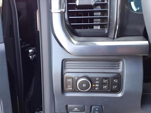 New 2026 Ford F250 Lariat w/ Black Appearance Package image 9