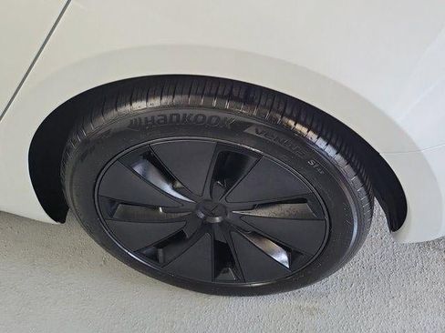 Used 2025 Tesla Model 3 RWD image 8