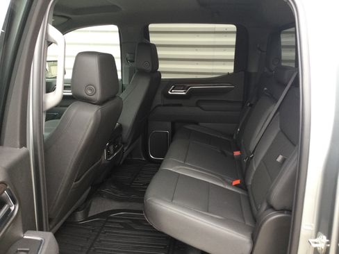 New 2026 GMC Sierra 1500 SLT w/ SLT Premium Plus Package AWD/4WD image 8