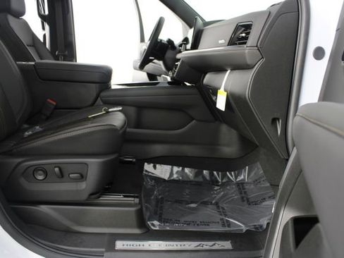 New 2026 Chevrolet Tahoe High Country w/ Sun And Tow Package AWD/4WD image 28
