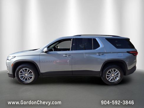 Certified 2023 Chevrolet Traverse LT FWD image 2