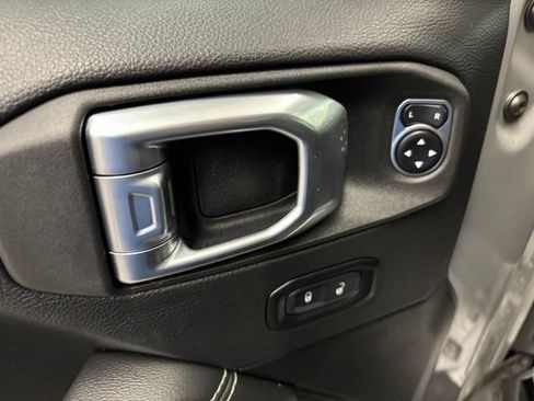 Used 2021 Jeep Gladiator Overland w/ Popular Equipment Package AWD/4WD image 14