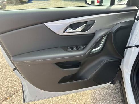 Used 2025 Chevrolet Blazer LT image 24