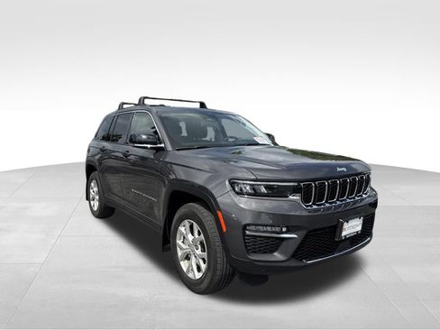 Used 2023 Jeep Grand Cherokee Limited AWD/4WD image 9
