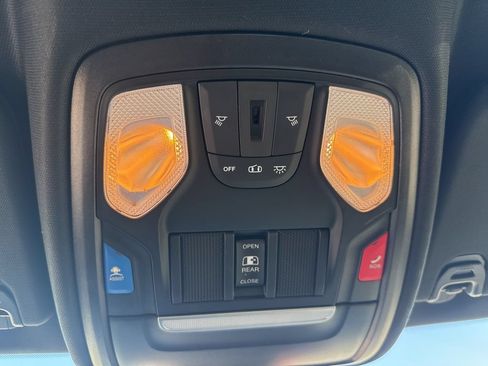 Used 2022 RAM 1500 Big Horn AWD/4WD image 25